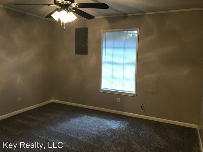 Building Photo - 2 br, 1 bath House - 5825-I Wanda Trails