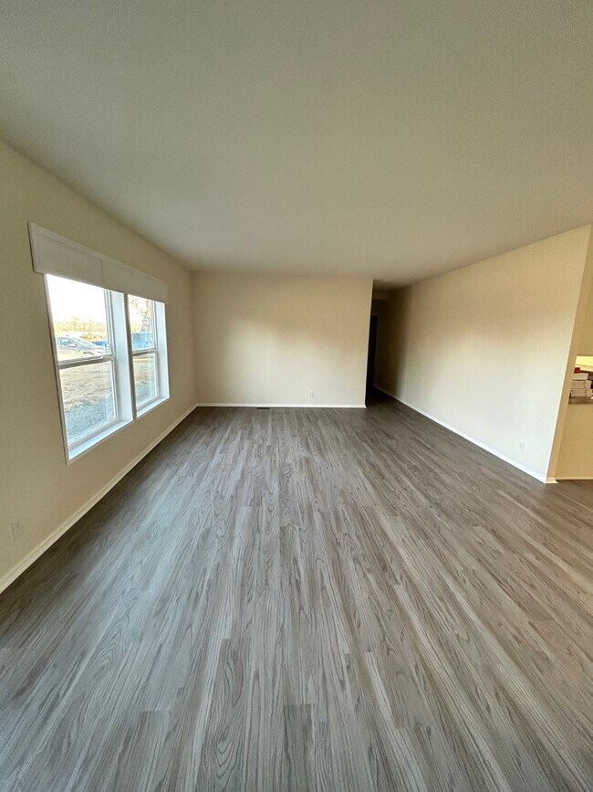 Foto del edificio - 7420 Guide Meridian Rd