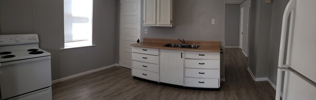 Eat in kitchen - 219 S 11th St