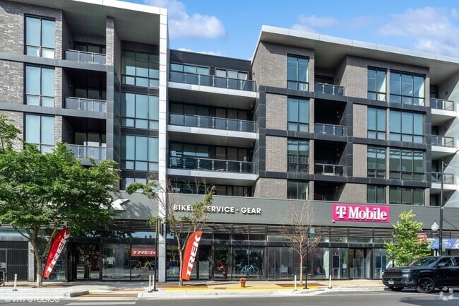 Building Photo - 1645 Milwaukee Ave