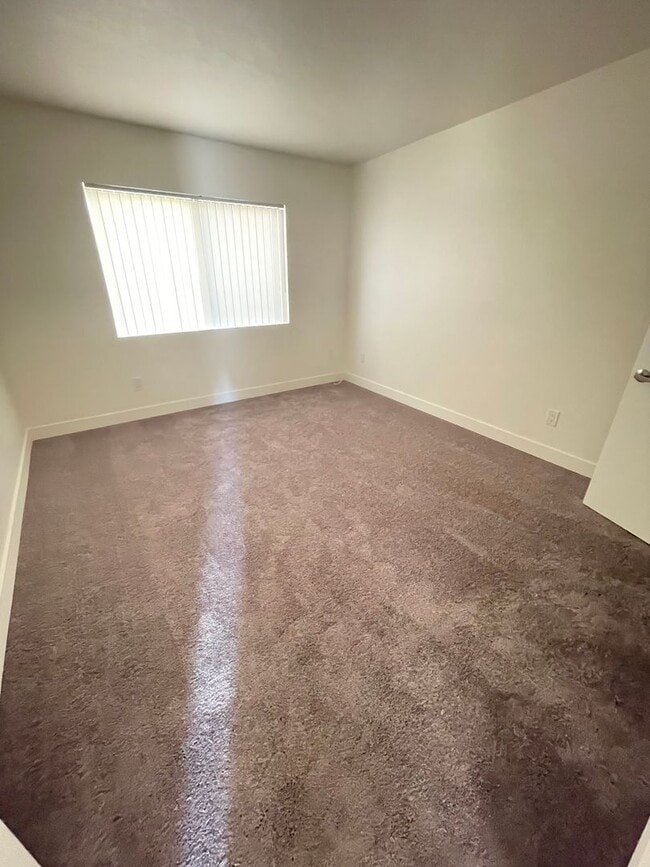 Interior Photo - 6545 Hazeltine Ave. Van Nuys, CA. 91401