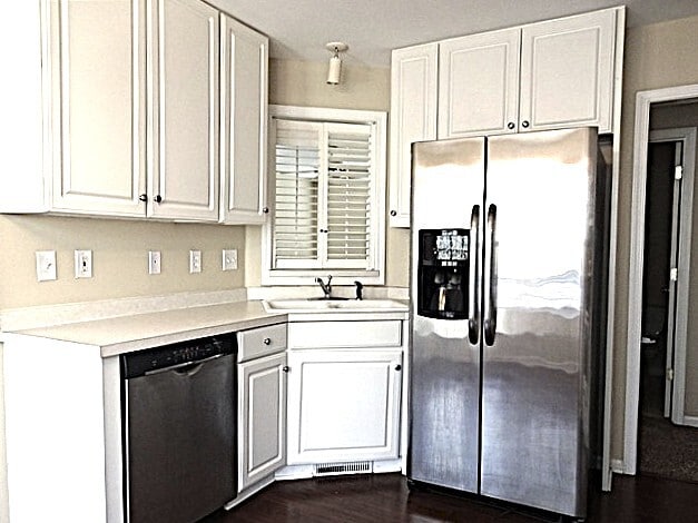 Building Photo - 10 Teakwood Cove