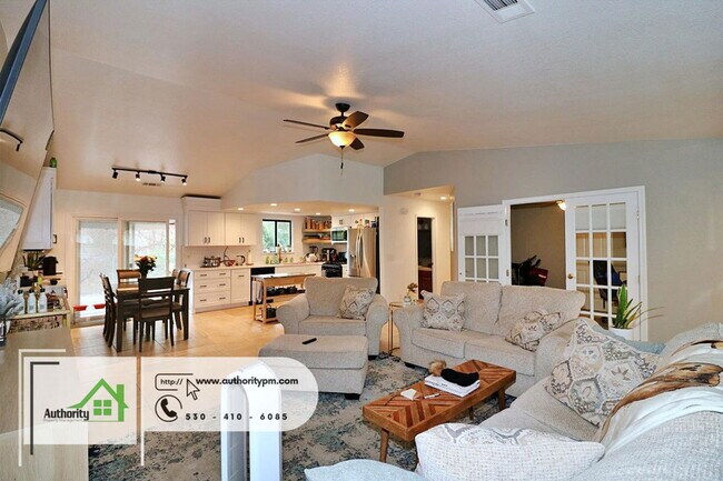 Foto del edificio - 705 Country Oak Dr