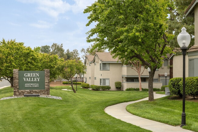 Foto del edificio - Green Valley Apartments