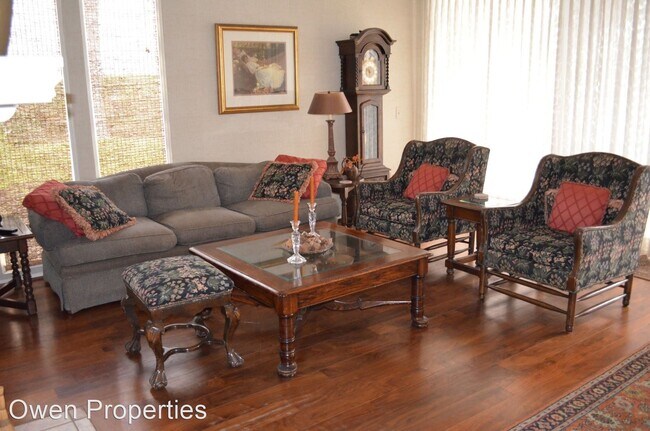 Building Photo - 2 br, 2 bath  - 49 Kingston Ct.