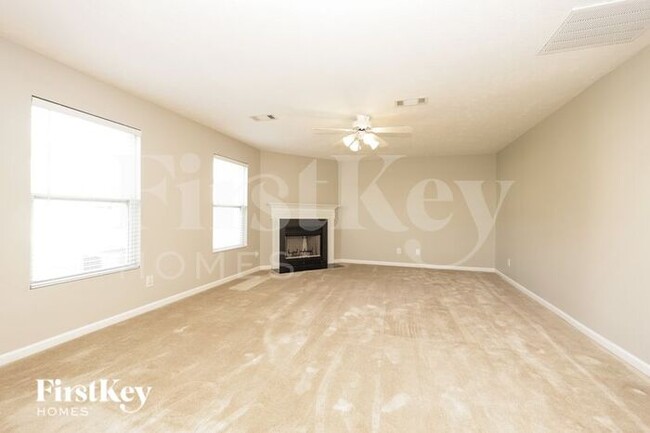 Foto del edificio - 420 Creek Oak Dr