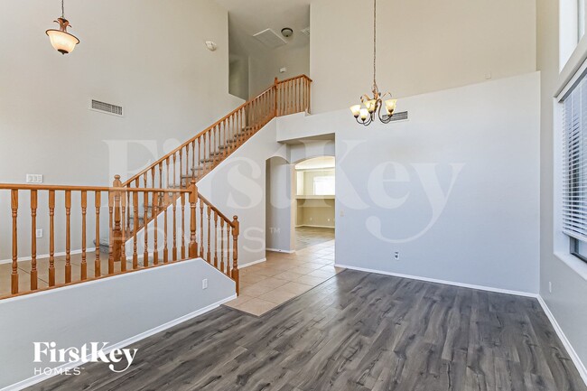 Foto del edificio - 725 W Desert Basin Dr