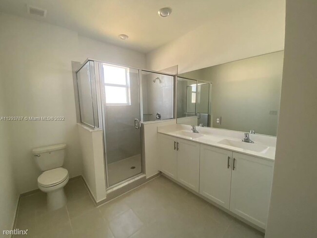 Foto del edificio - 3 br, 2.5 bath House - 1130 SE 27th Ter