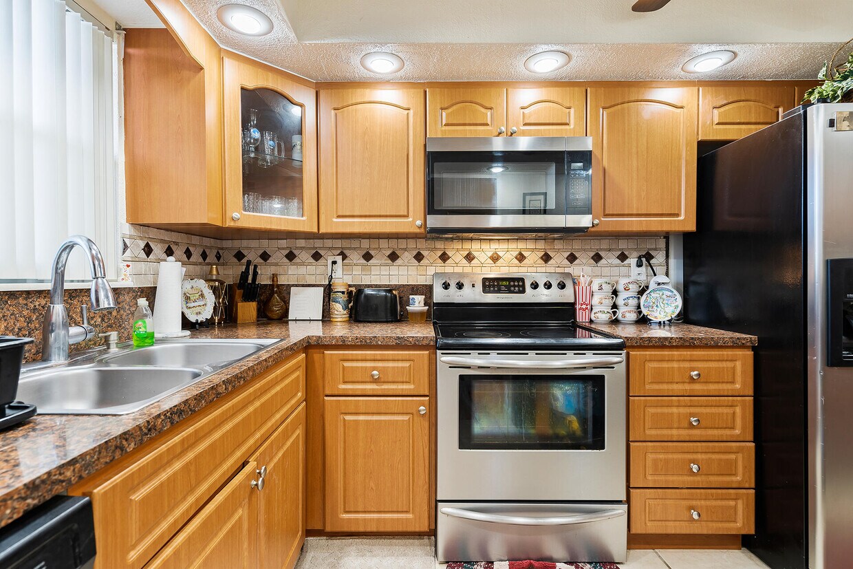 Foto principal - 5860 NW 44th St