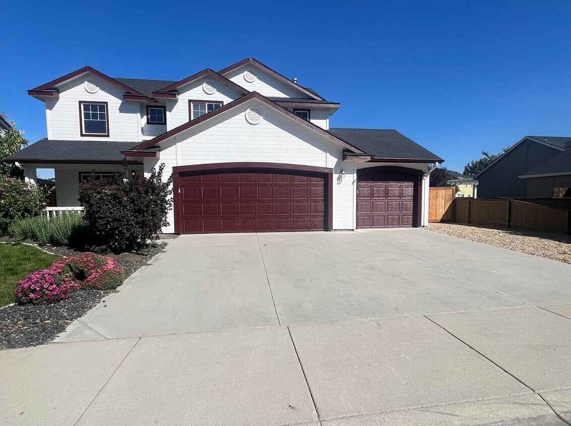 Primary Photo - Perfect location in Meridian!