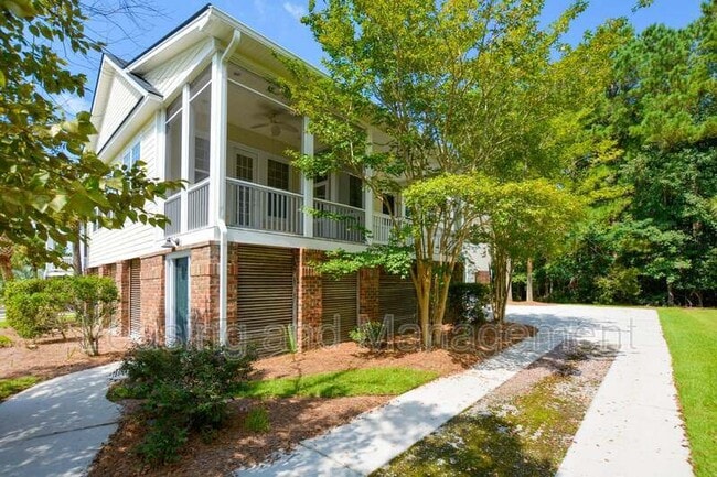 Building Photo - 1717 Rivertowne Country Club Dr