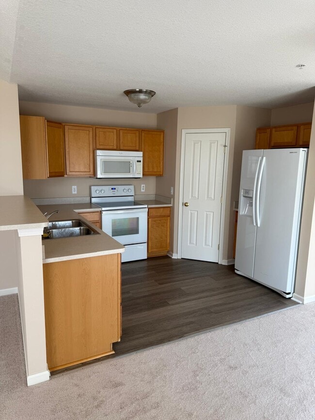 Building Photo - 28813 Cullen Dr