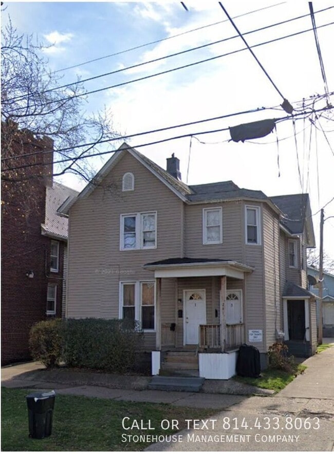 Building Photo - 241 E 10th St