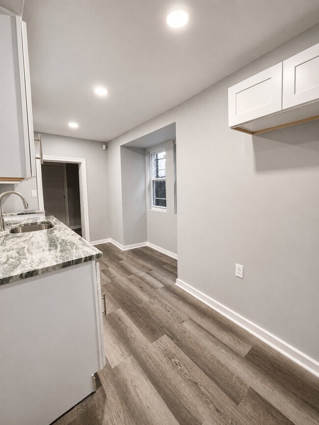 Foto del edificio - 2537 N Water St