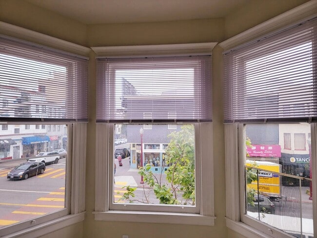 Building Photo - Broadwell, LLC (Broadway-Powell)