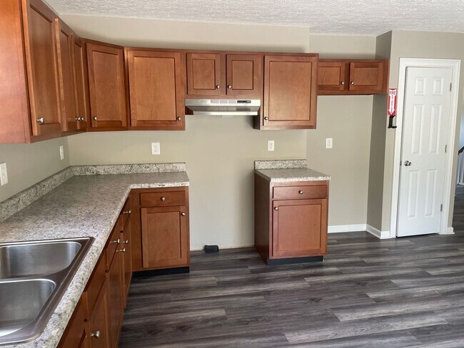 Foto del edificio - 1024 Golfview 4BR/2.5BA (Hamilton)