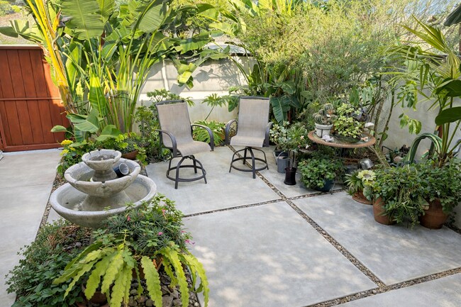 Building Photo - HILLCREST TRIPLEX