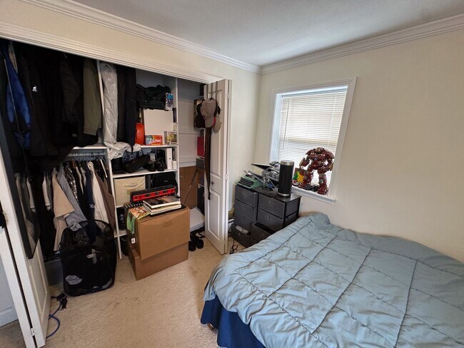 Building Photo - Charming 2 Bedroom-No Broker Fee