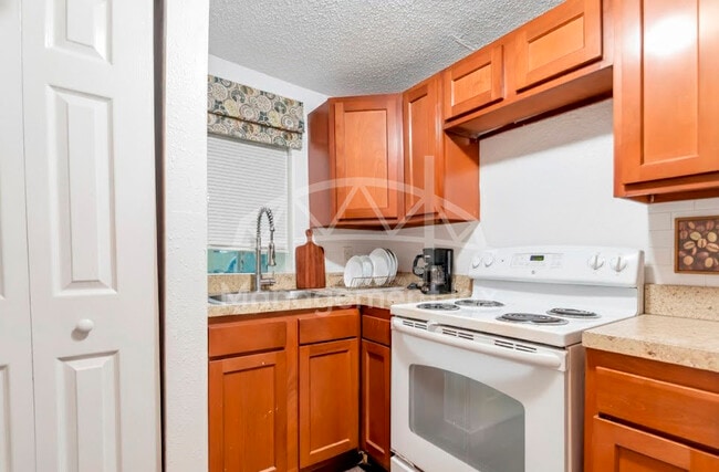 Building Photo - 1629 W 31st St