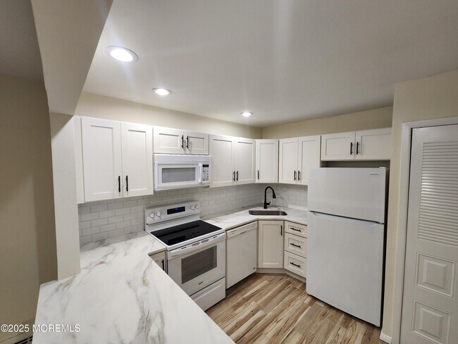 Foto del edificio - 129 Amberly Dr