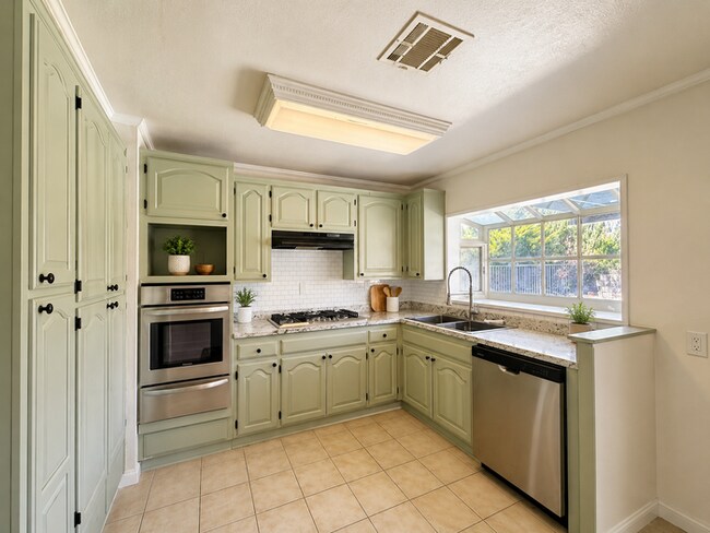 Building Photo - Coming Soon | 4-Bedroom Pool Home with Downstairs Bed & Bath – Centrally Located in Canyon