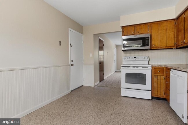 Building Photo - 429 Edgemont Ave