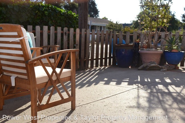 Building Photo - 209 Escalona Dr