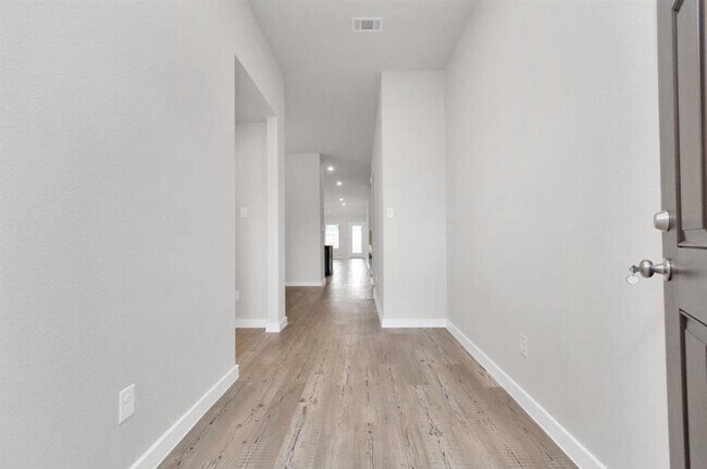 Building Photo - 2627 Border Cv Cir