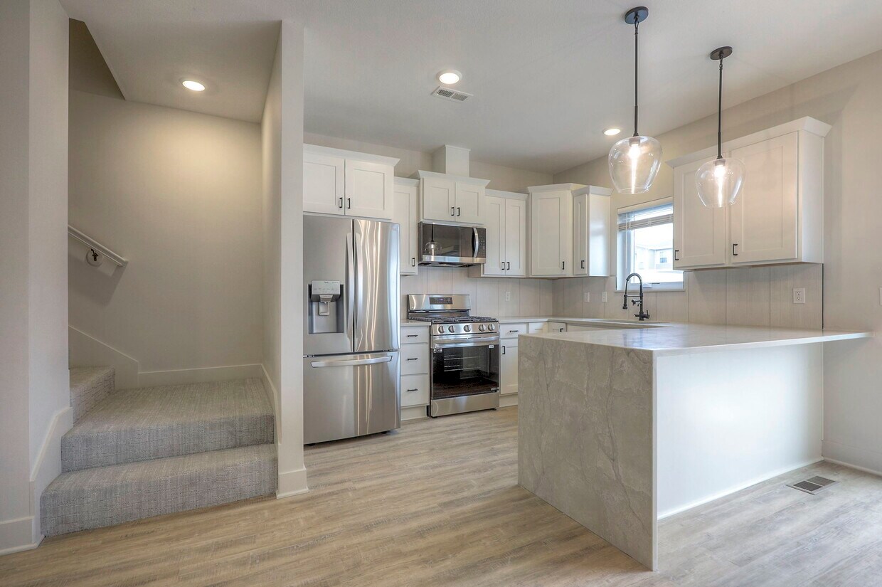 Foto principal - 22904 W 72nd Ter