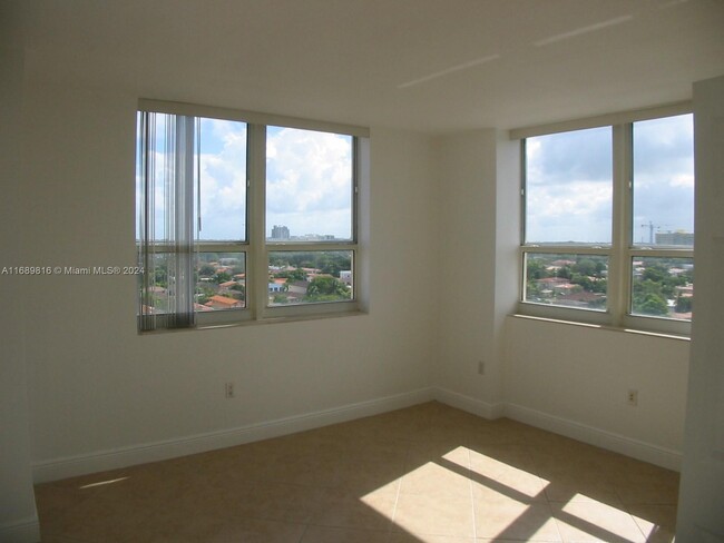 Building Photo - 3232 Coral Wy