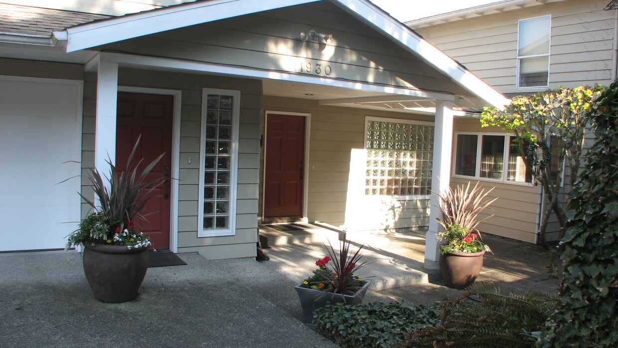 Welcome Home! - 11930 Lakeside Ave NE