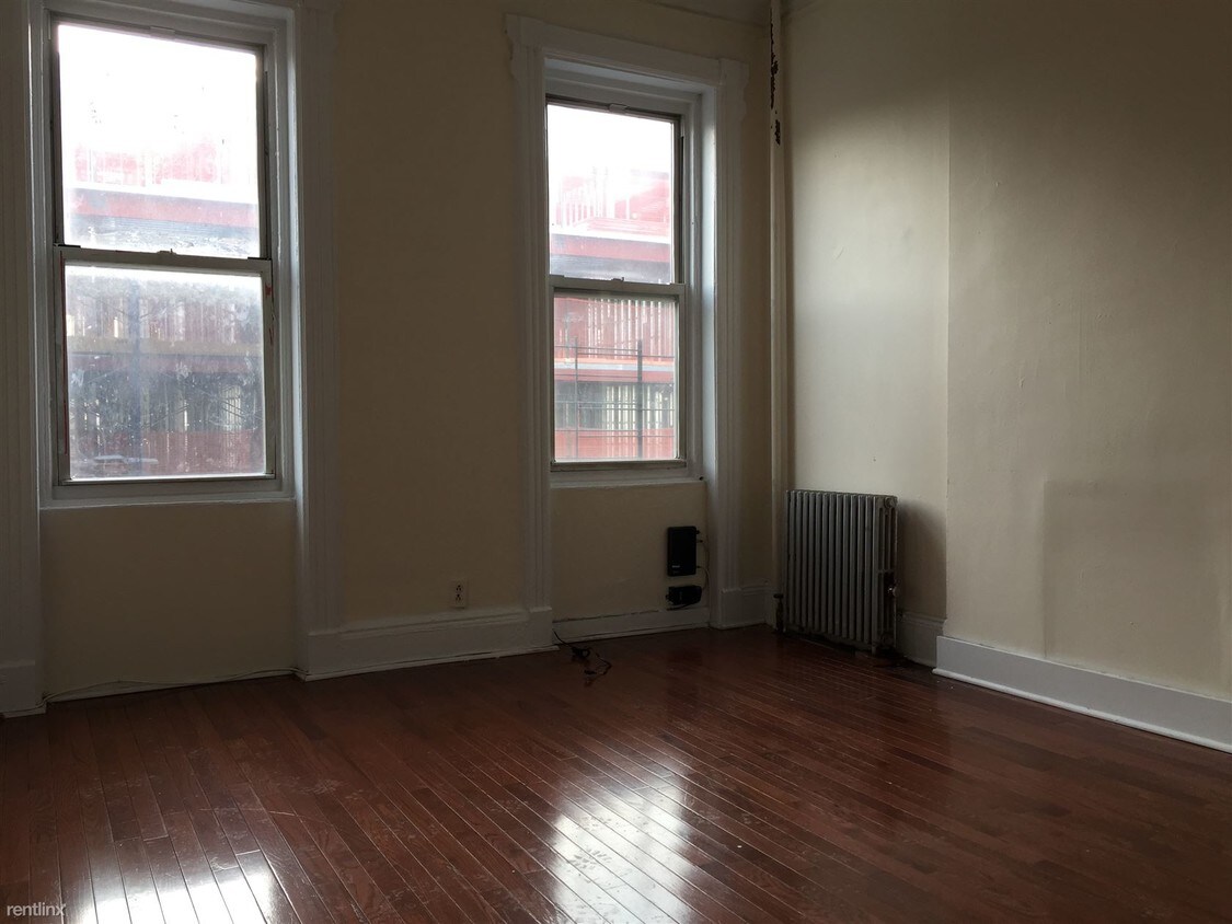 Primary Photo - 353 Himrod St
