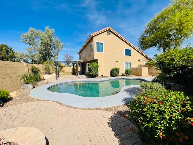 Building Photo - 149 S La Arboleta St