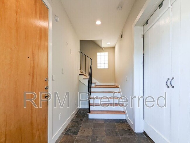 Foto del edificio - 714 E 20th St