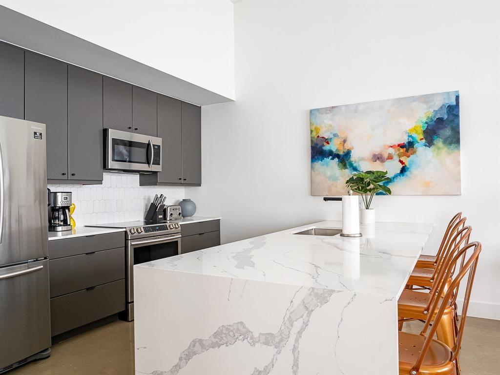 Primary Photo - 2709 E 5th St.