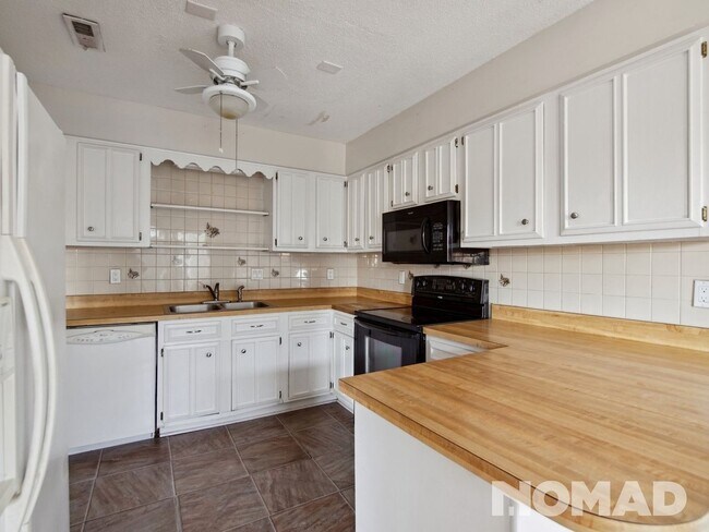 Foto del edificio - 3 Bedroom Condo in Raleigh