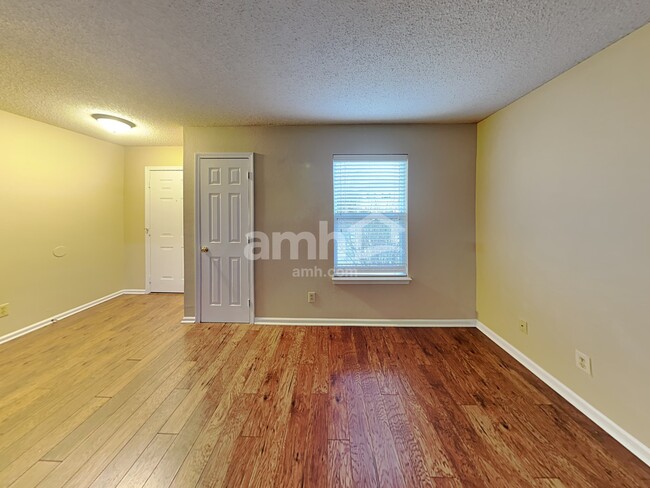 Building Photo - 10868 Delphi Dr