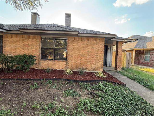 Foto del edificio - 1435 N Bluegrove Rd