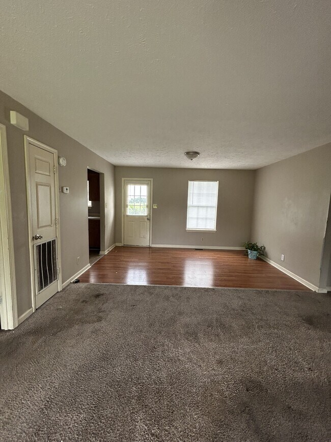 Building Photo - 2034 Carneal Ln
