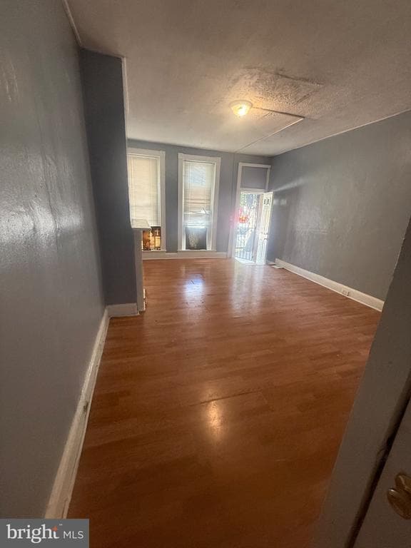 Foto principal - 2221 Wilkens Ave