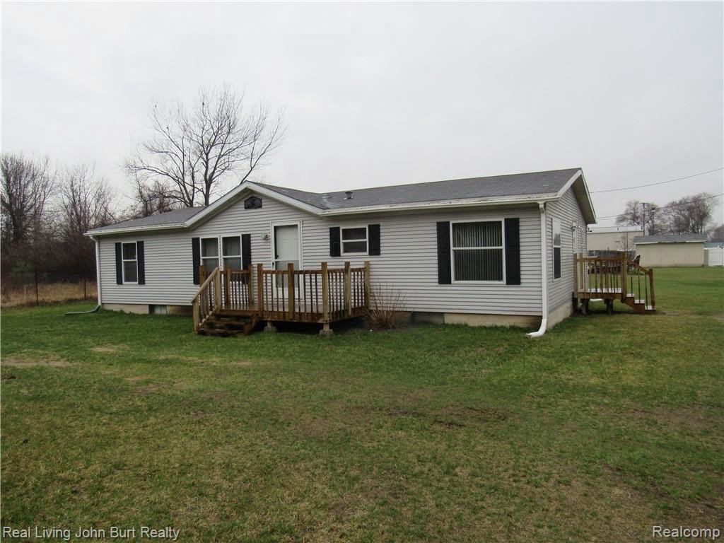 Primary Photo - 1570 E Lakeville Rd