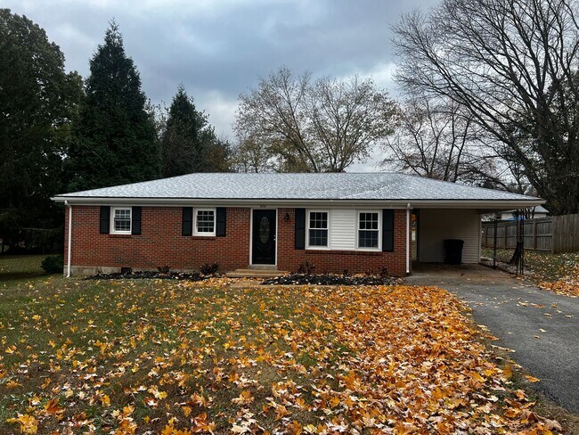 Foto del edificio - 824 Strawberry Ln