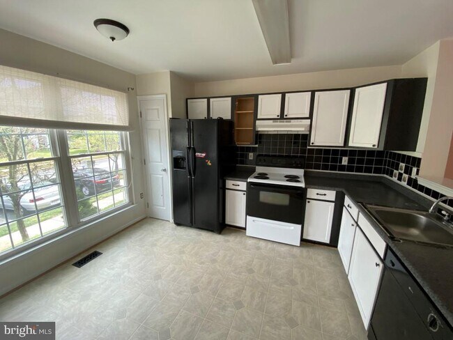 Foto del edificio - 7725 Cornerstone Way