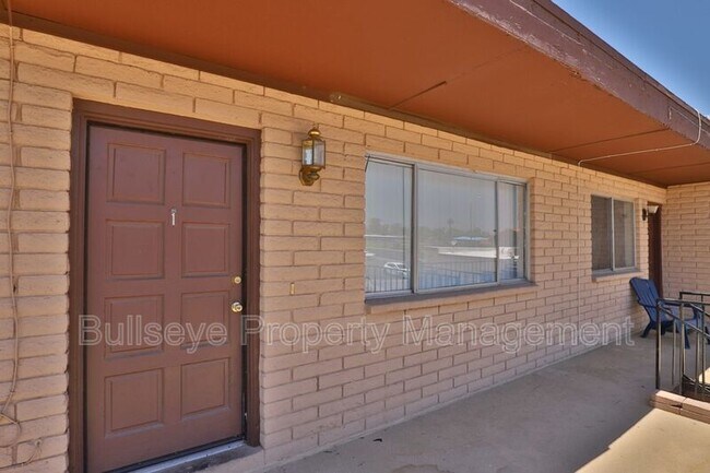 Building Photo - 859 W Ray Rd