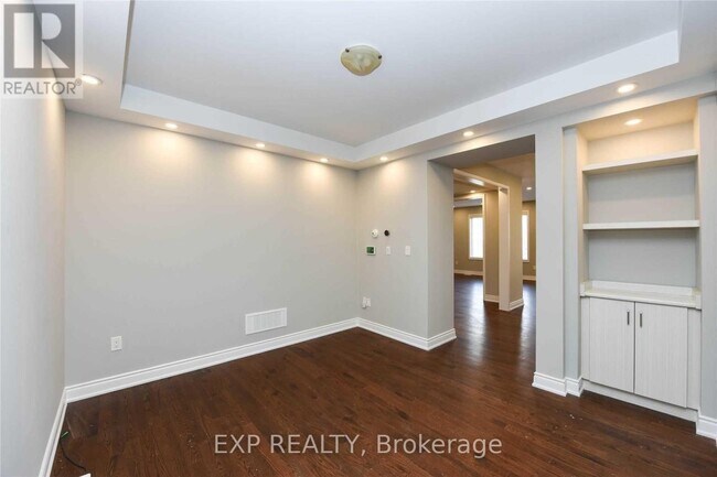 Photo du bâtiment - 249 Hinton Ter