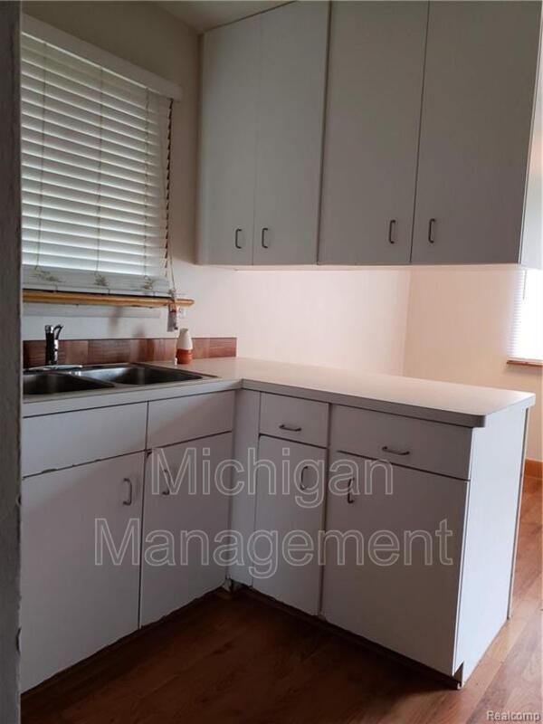 Foto del edificio - 27066 Brettonwoods St