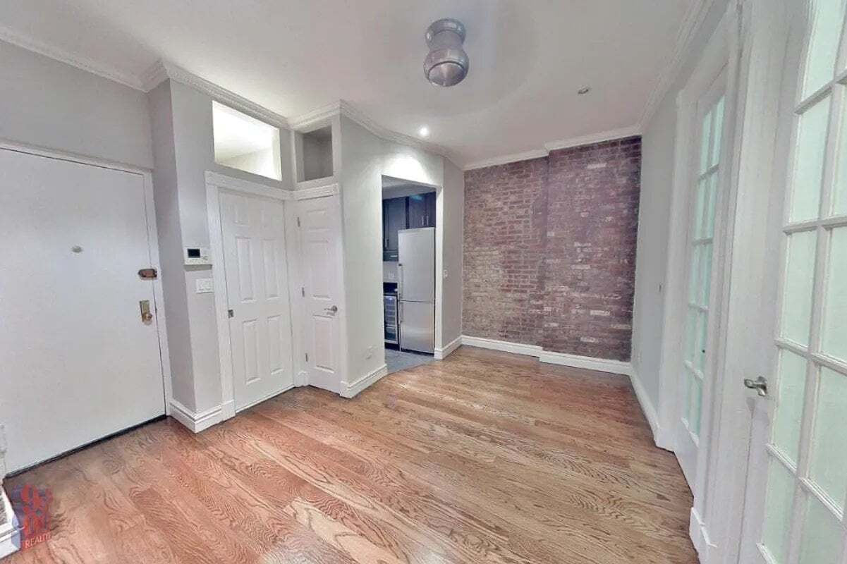 Foto del edificio - 230 E 32nd St