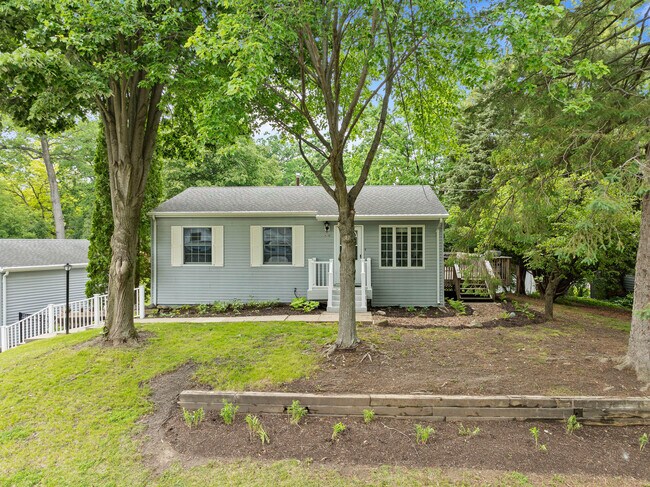 Foto del edificio - 438 Sylvan Dr