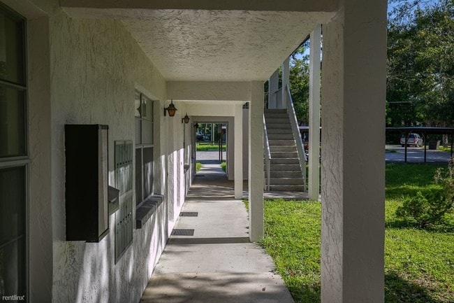 Building Photo - 1 br, 1 bath Apartment - InTown Apartments