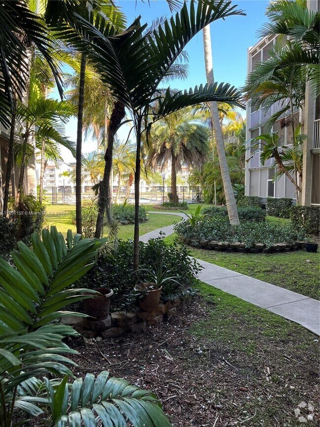 Saga Bay Townhomes Apartments under 2,000 Cutler Bay, FL 2 Rentals